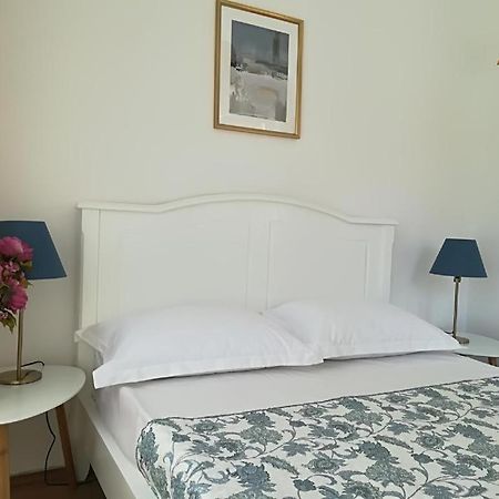 Guesthouse Smart Bukarest Eksteriør billede