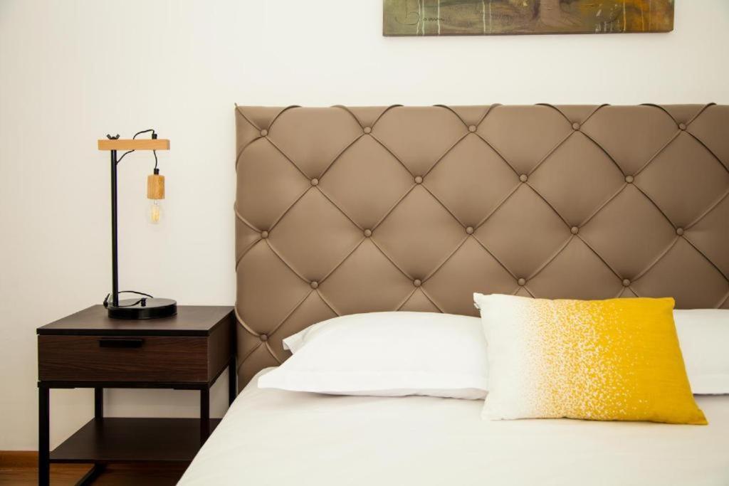 Guesthouse Smart Bukarest Eksteriør billede