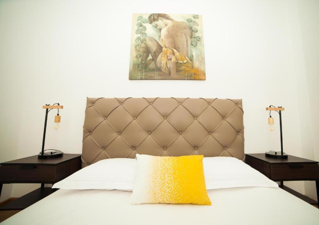 Guesthouse Smart Bukarest Eksteriør billede