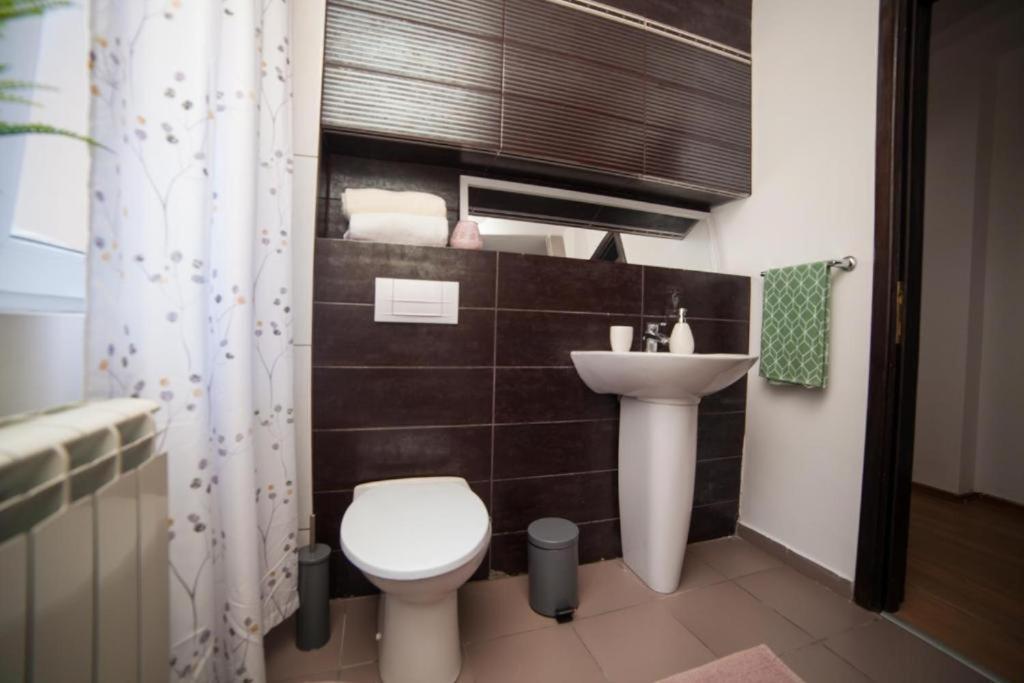 Guesthouse Smart Bukarest Eksteriør billede